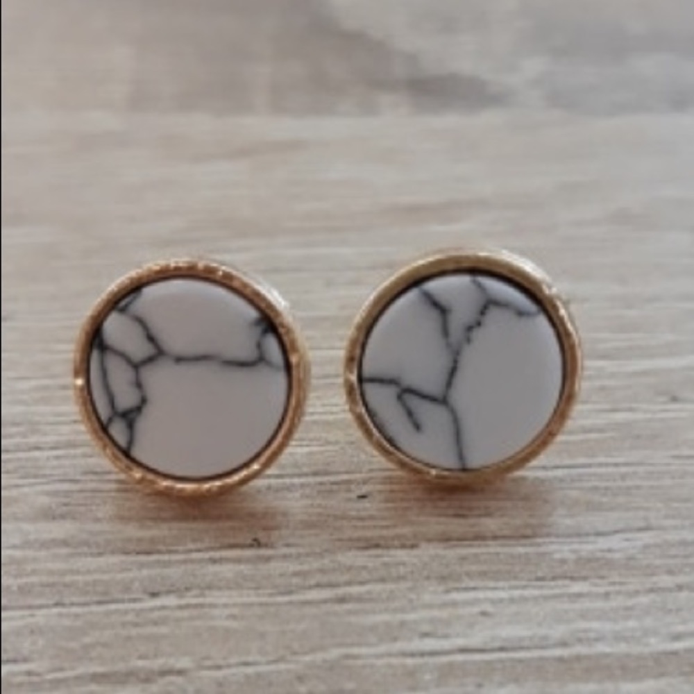 NEW!๐๐MODERN MINIMALIST WHITE GOLDEN CIRCLES๐๐ - Picture 5 of 7